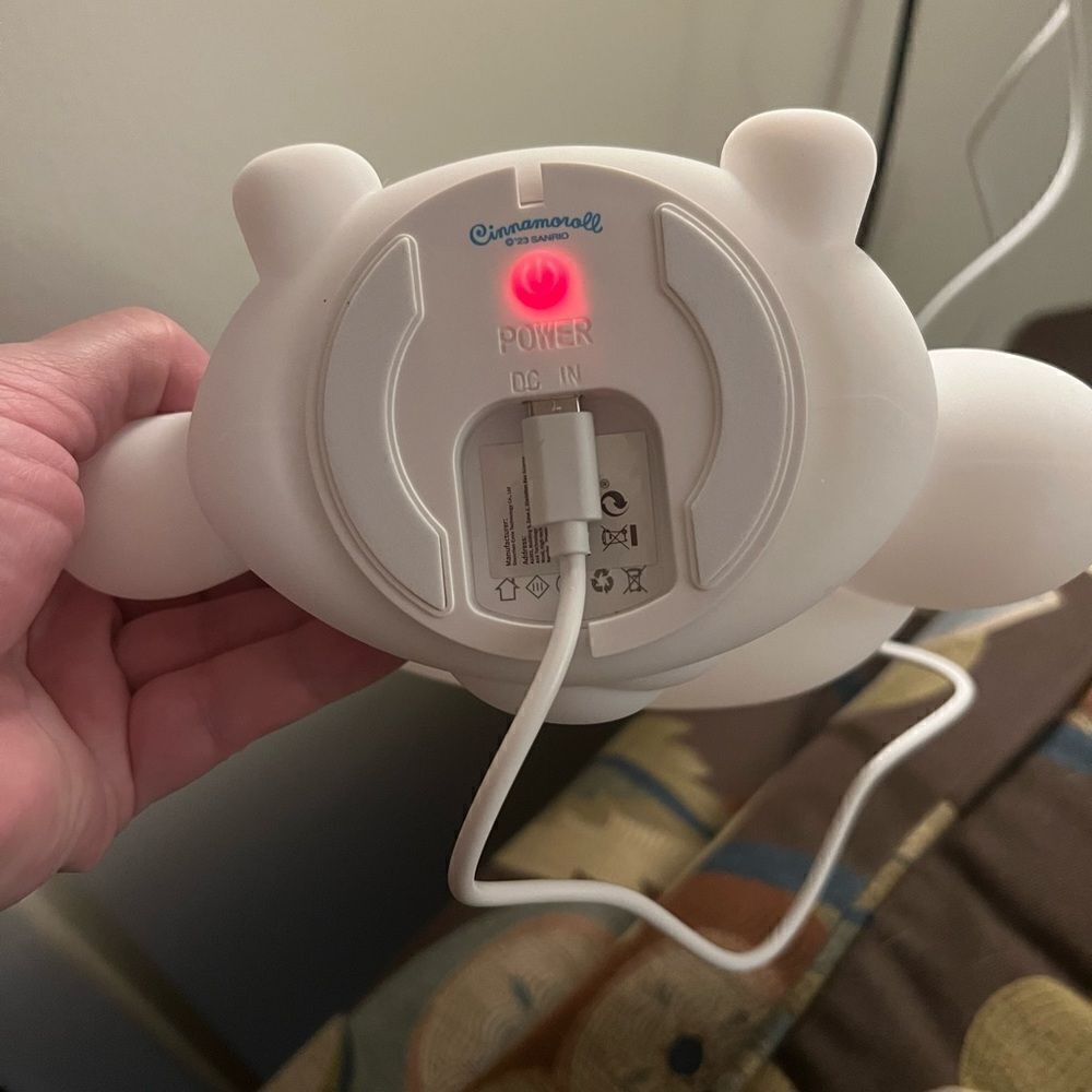 Cinnamoroll Nightlight w/ USB Remote - Picture 12 of 12